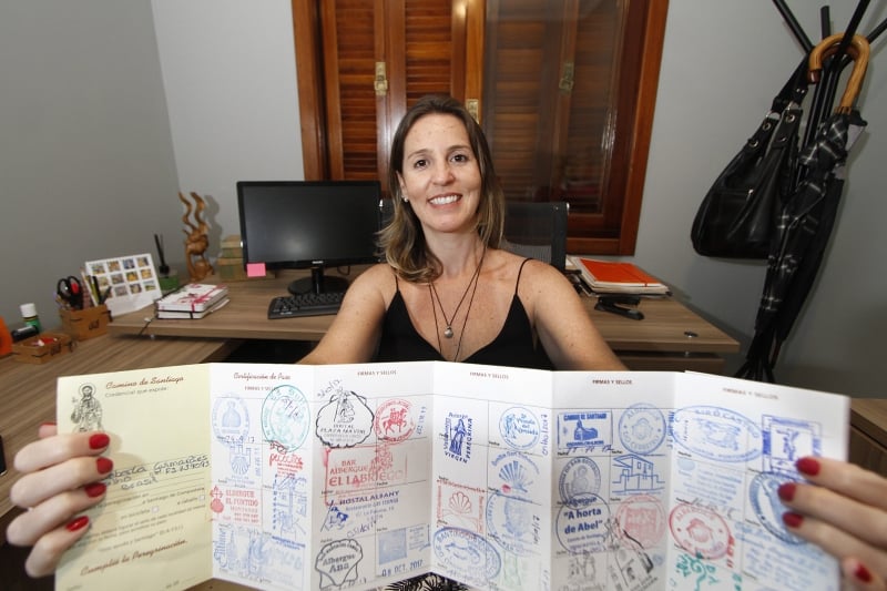 GE
Mat�ria sobre per�odo sab�tico. Entrevista com a advogada Roberta Guimar�es Carvalho que percorreu o Caminho de Santiago. 