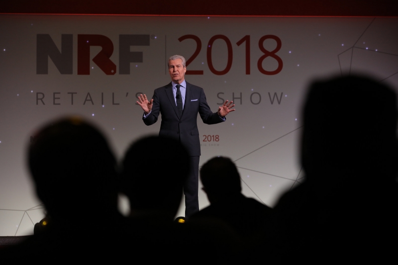 Presidente da NRF também descartou conflito entre venda pela internet e loja física