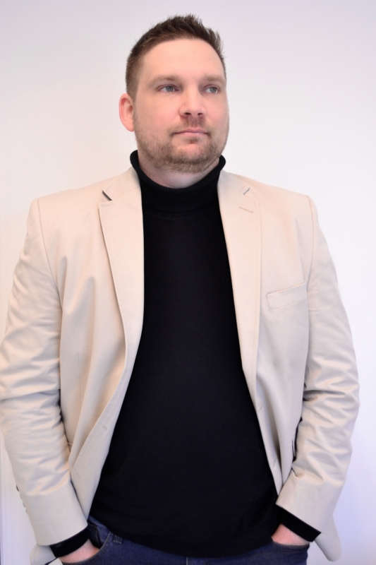 Fabiano Britto, autor do livro 
A conquista do ouro moderno Foto: FABIANO BRITTO/ARQUIVO PESSOAL/DIVULGA&Ccedil;&Atilde;O/JC