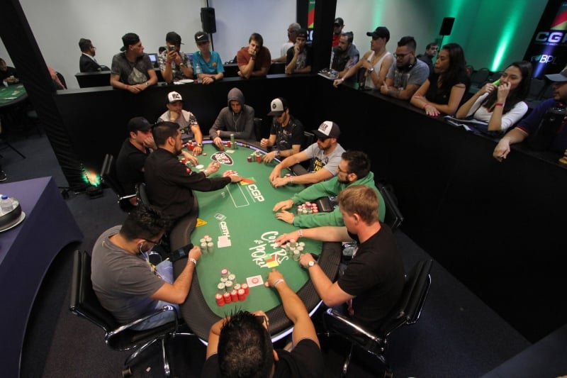Campeonato de Poker, no Novotel. Foto: MARCO QUINTANA/JC