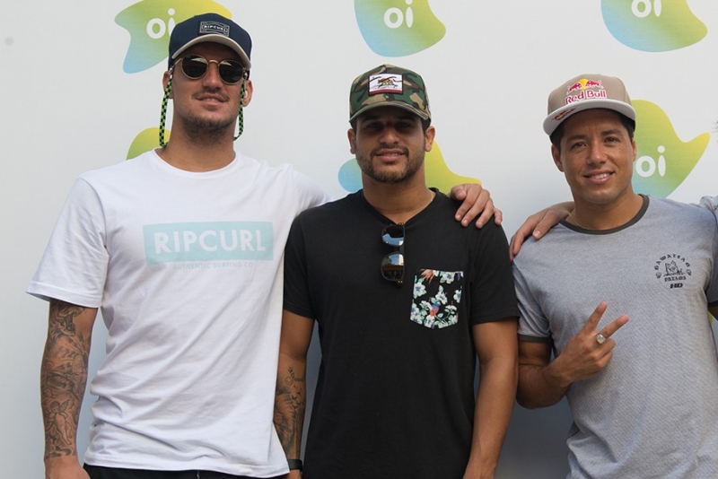 Os surfistas Gabriel Medina, Ítalo Ferreira e Adriano de Souza são patrocinados pela Oi 