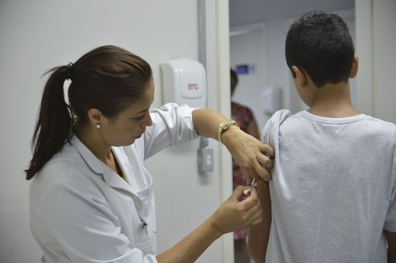 A vacinação vai ocorrer enquanto houver doses disponíveis nas unidades com salas de vacina