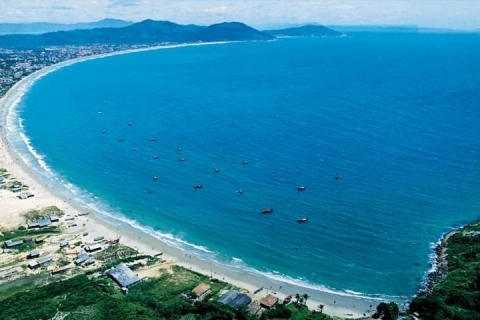 O n�mero de turistas que passam pela ilha catarinense no per�odo � de 2,09 milh�es 