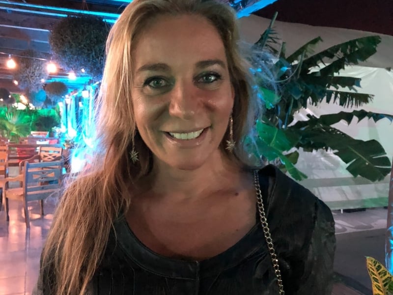 Laura Becker Fett à frente dos eventos culturais da Saba, em Atlântida