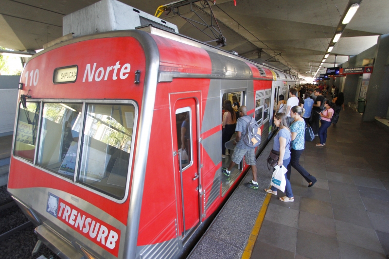 Metroviários podem paralisar serviço devido a impasse em negociação salarial 