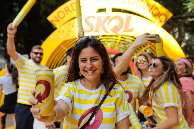 Paula Lindenberg, vice-presidente de marketing da Ambev, esteve em Porto Alegre para conferir a ação Nordestão Skol, na Cidade Baixa