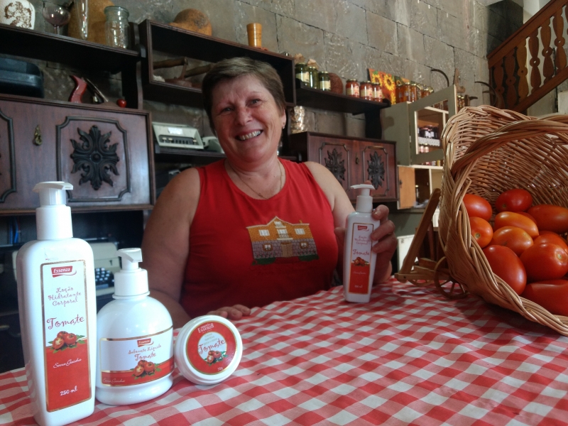 Maristela administra a Casa do Tomate desde 2005 Foto: ARQUIVO PESSOAL/DIVULGA&Ccedil;&Atilde;O/JC