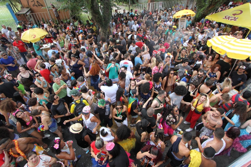 Carnaval de rua prossegue nesta final de semana com blocos na Cidade Baixa e na orla do Guaíba