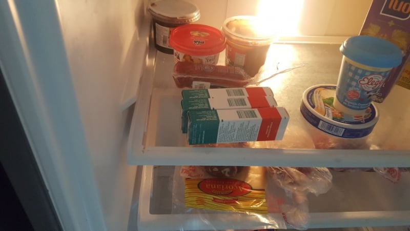 Comida foi encontrada dentro da geladeira onde estavam vacinas em clínica em Novo Hamburgo