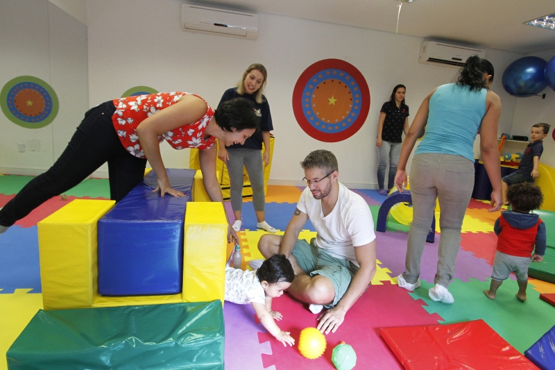 A proposta &eacute; que pais e respons&aacute;veis participem das atividades Foto: MARCELO G. RIBEIRO/JC