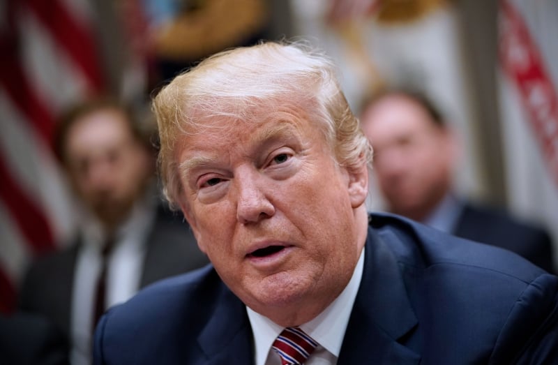 O ataque ocorreu logo após Trump alertar que quem apoia o regime de Assad "têm um preço alto a pagar"