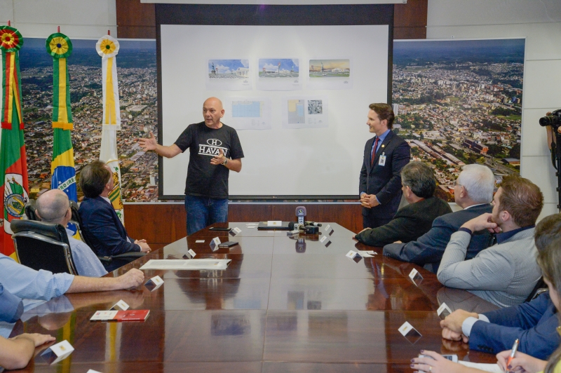 Luciano Hang detalhou planos de construção do complexo comercial em Caxias do Sul