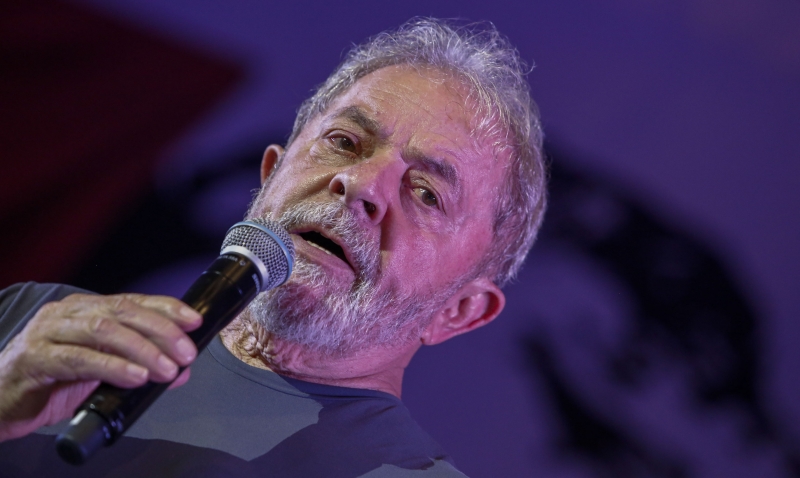 Justificativa de advogados é de que, mesmo preso, ex-presidente mantém seus direitos políticos