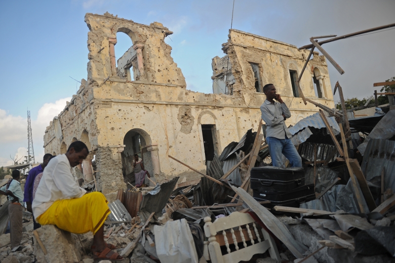 O grupo al-Shaab assumiu a responsabilidade pelos ataques na Somália