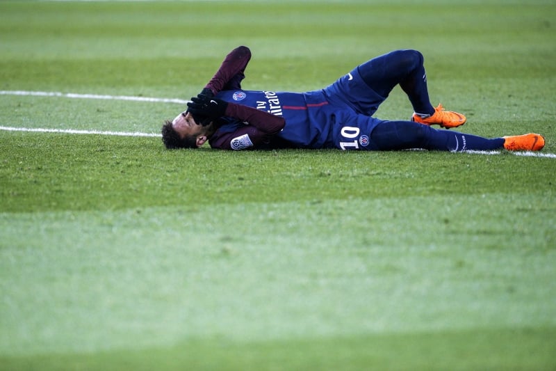 O Paris Saint-Germain não confirmou o tempo de afastamento previsto para Neymar