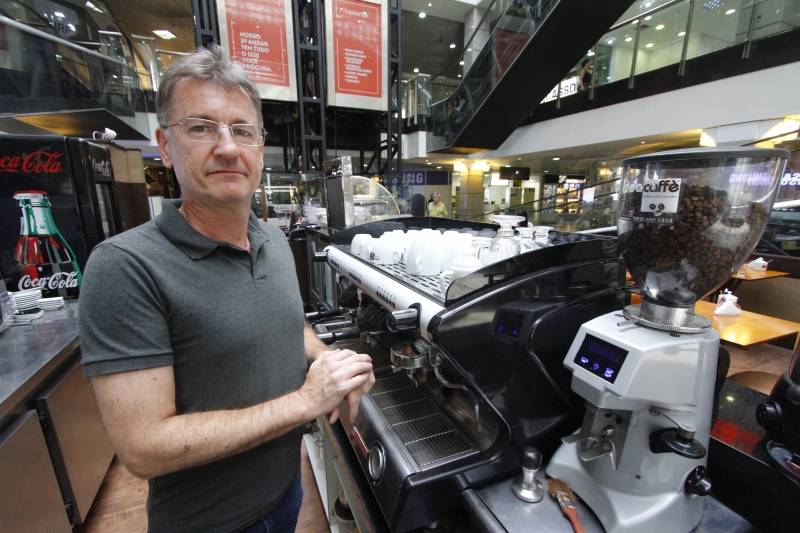 Lykawka largou estabilidade da carreira no Judiciário para se dedicar a lojas de café