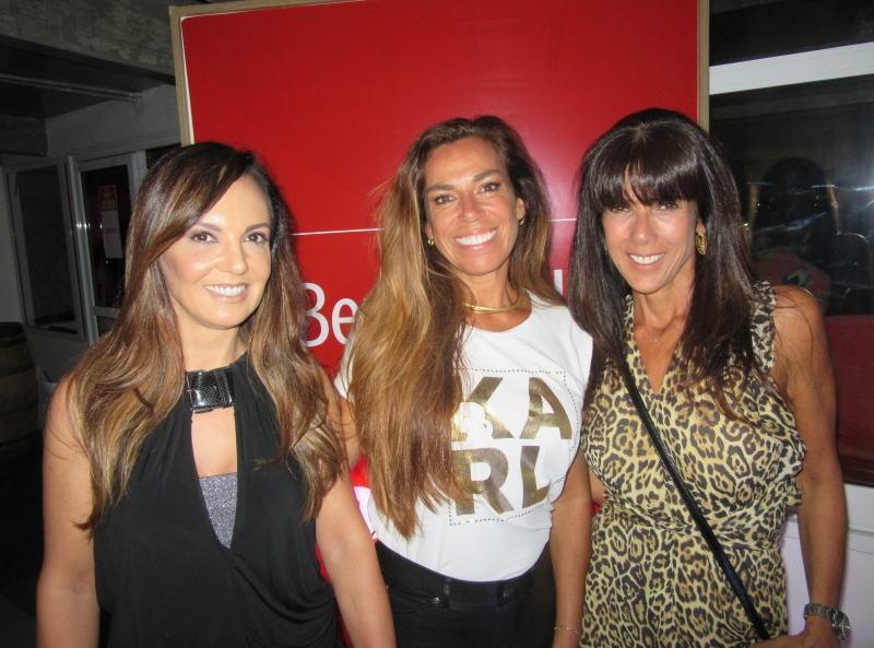 Josie Assis Penz, Marla Martins e Renata Vellinho Busnello no show do Phil Collins