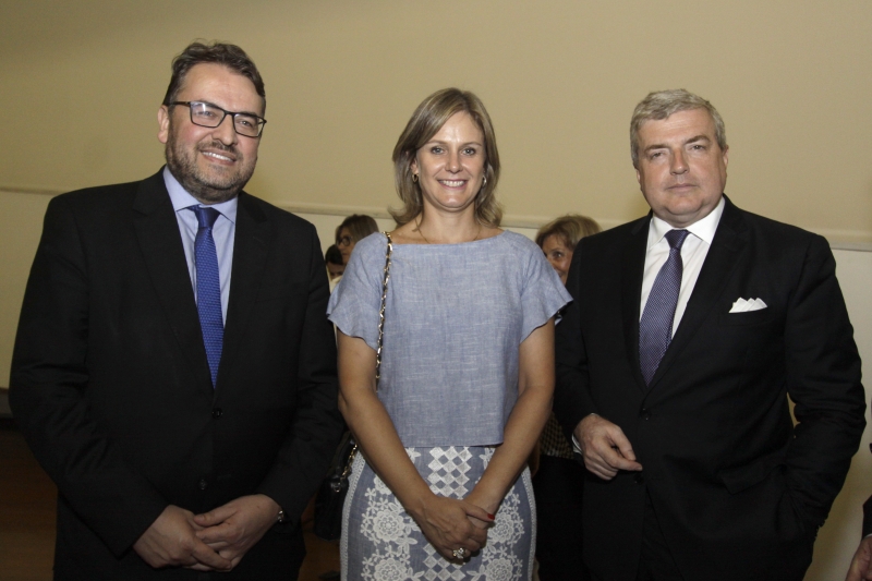 Evandro Fontana, Paula Mascarenhas, prefeita de Pelotas e o embaixador da França no Brasil, Michel Miraillet 