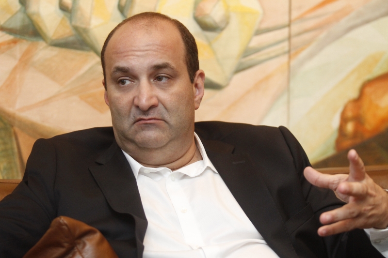 O afastamento de Carlos Mansur faz parte do trabalho de recuperação da imagem da companhia, que teve a credibilidade abalada pela associação com a facção criminosa