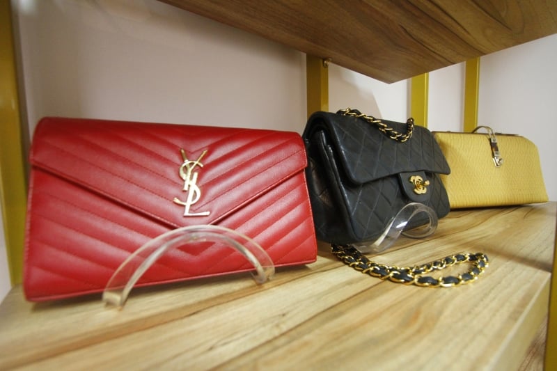 Além das consagradas, há opções vintage personalizadas por artistas Foto: CLAITON DORNELLES /JC