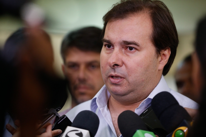 'Acredito que o local para se resolver esses conflitos é o Parlamento', defendeu Rodrigo Maia