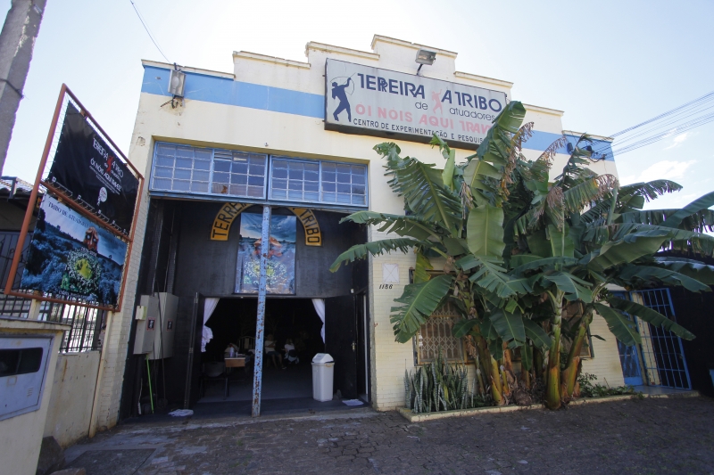 Atualmente, grupo teatral paga dois aluguéis, somando cerca de R$ 12 mil
