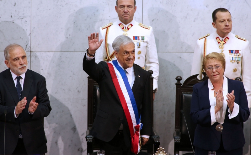 Bachelet antecedeu governo de Piñera e representa lado oposto do espectro político