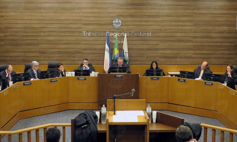 O TRF-2 decidiu acatar a denúncia contra os deputados Jorge Picciani, Paulo Melo e Edson Albertassi
