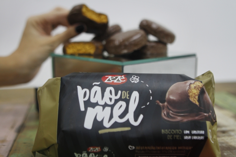 Pão de Mel da Biscoitos Zezé levam mel natural