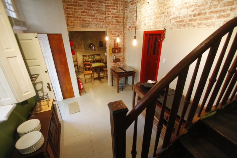 Restaurante Baru vai abrir na Gon&ccedil;alo de Carvalho, 4. Artistas Kelvin Koubik e Marcelo Monteiro (Est&uacute;dio Hybrido) est&atilde;o pintaram fachada.   Foto: CLAITON DORNELLES /JC