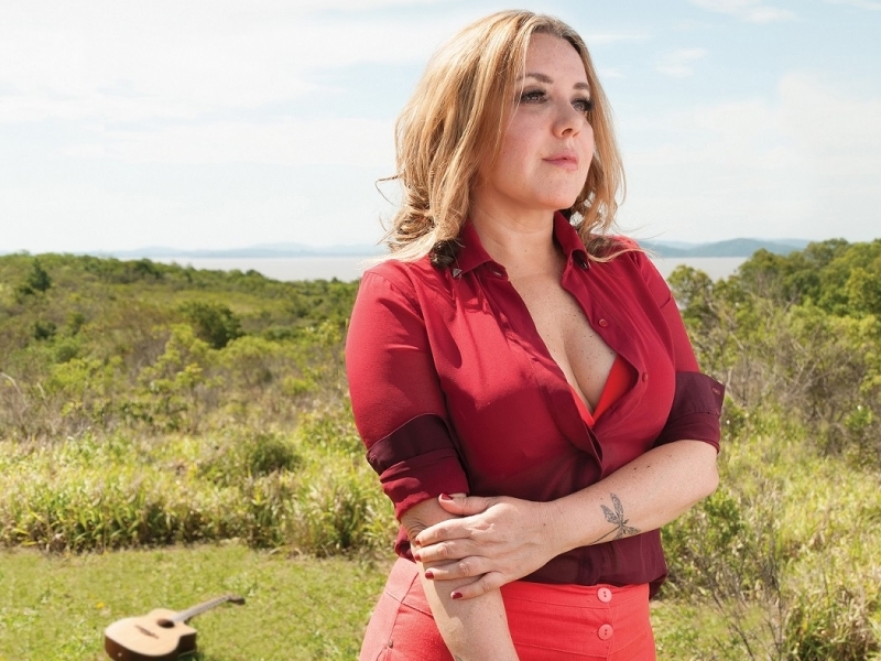 Cantora e compositora venceu o Prêmio Açorianos de Música como melhor intérprete de MPB