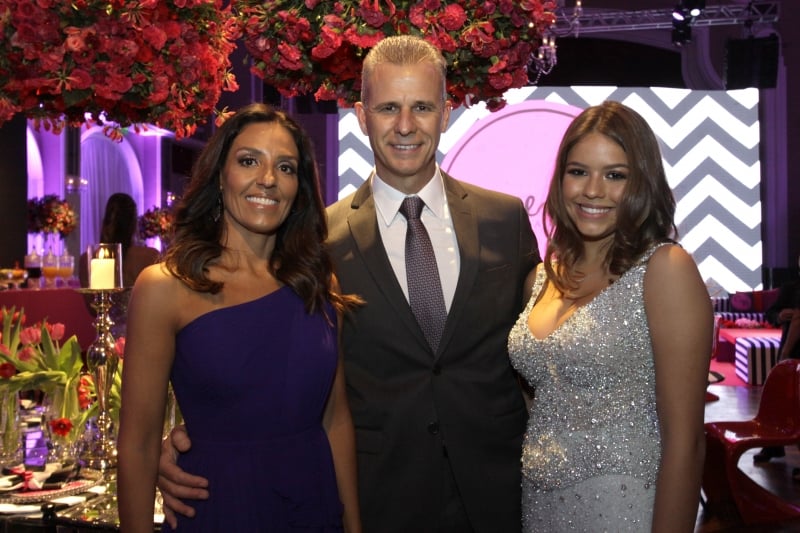 >> Carolina Souza Nunes com seus pais, João Batista Rocca Nunes e Liana Souza