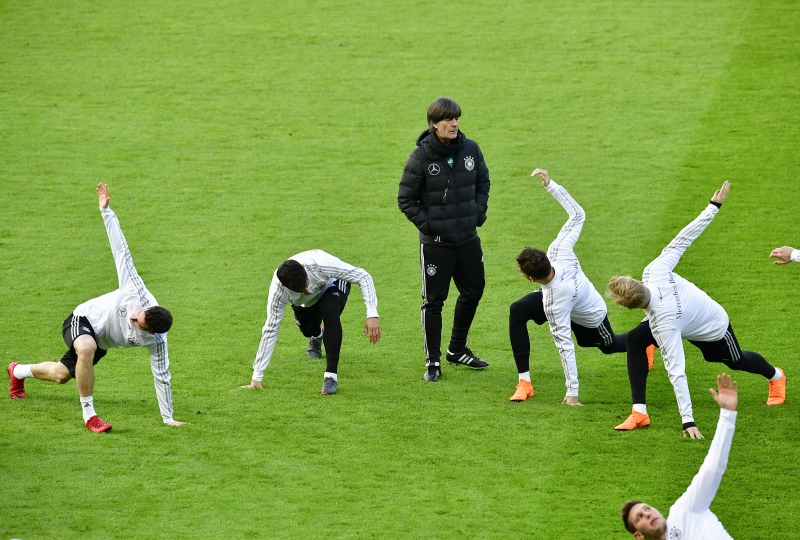 O técnico Joachim Löw definiu que a seleção alemã irá entrar em campo com um time alternativo