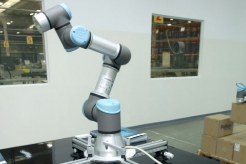 DHL já está utilizando um robô colaborativo em suas operações