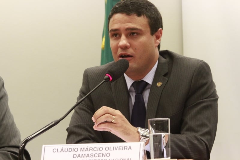 Damasceno critica o modelo usado atualmente e propõe a retomada da tributação sobre lucros e dividendos