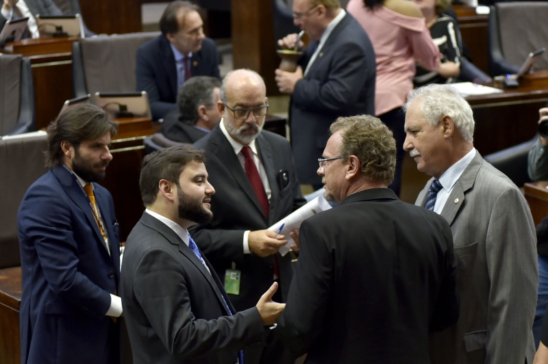 Aumento de 2018 aprovado pela maioria dos deputados ficou 0,2% abaixo da inflação