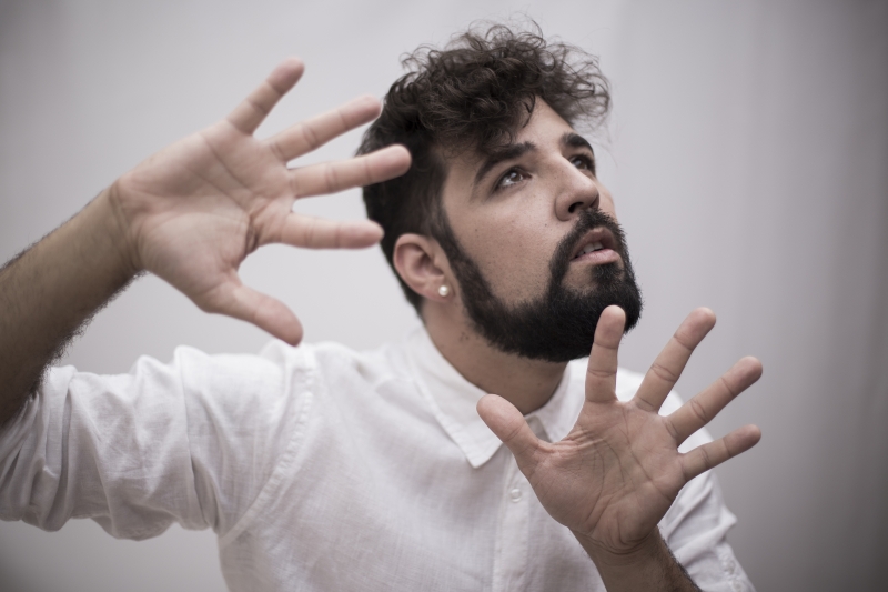 Artista pernambucano apresenta músicas que transitam entre o popular e o experimentalismo