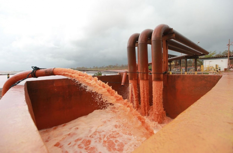 Em fevereiro, a empresa norueguesa Hydro Alunorte lançou resíduos sem tratamento no Rio Pará
