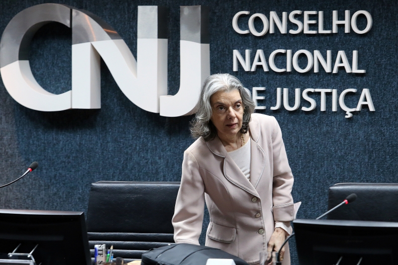 Associação de juízes do Trabalho querem que Cármen Lúcia suspenda provimento do CNJ