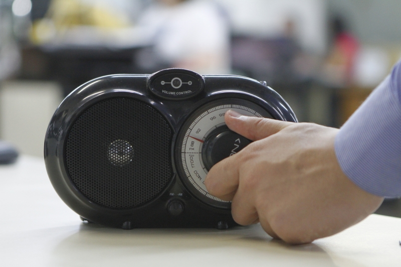 Emissoras de rádio devem informar, às 19h, o horário em que vão transmitir programa