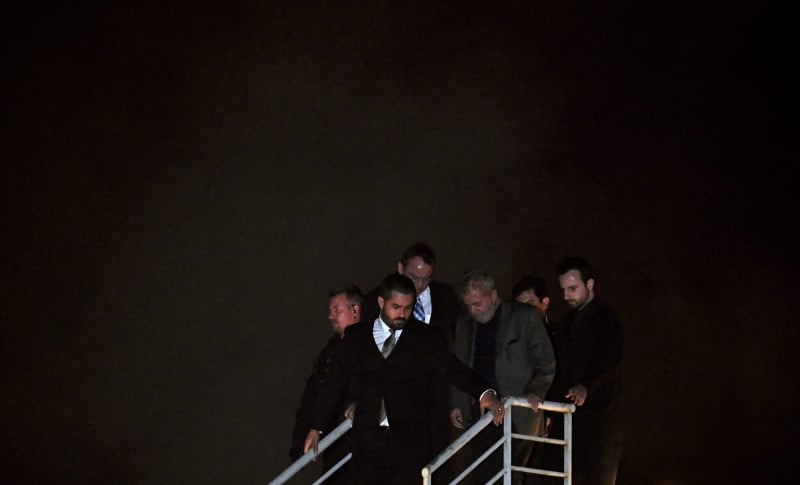 'Manda esse lixo janela abaixo', disse voz masculina, não identificada, em referência a Lula