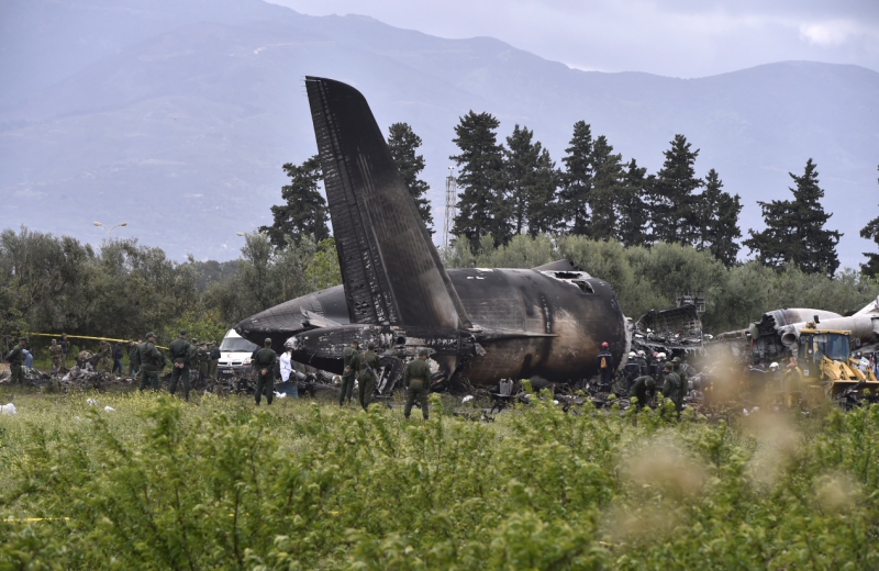 Aeronave de origem russa caiu em uma fazenda logo após decolar da base militar de Boufarik