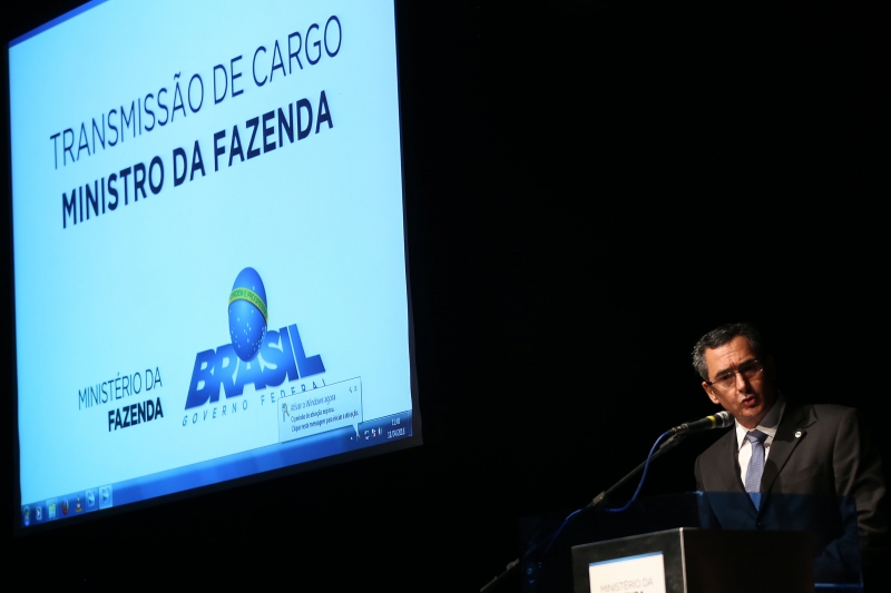 Brasília - O novo ministro da Fazenda, Eduardo Guardia, discursa durante cerimônia de transmissão de cargo (José Cruz/Agência Brasil)