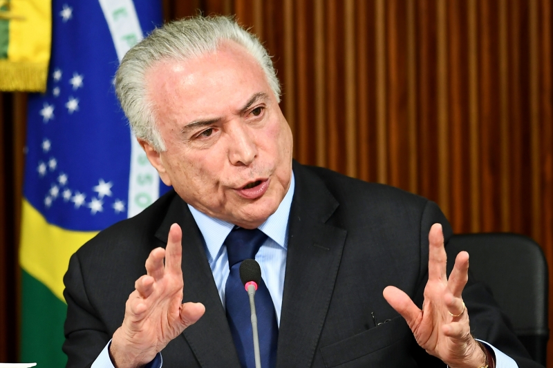 Presidente convocou quatro ministros e secretário da Receita para encontro emergencial do Planalto