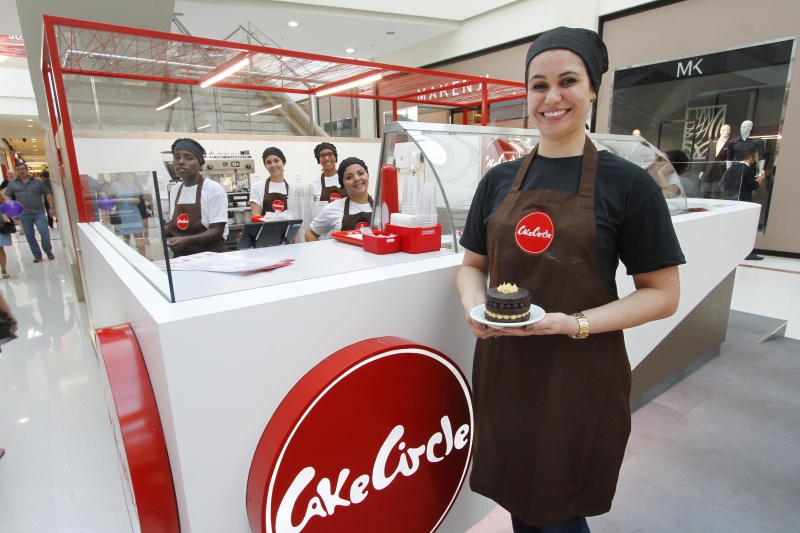 Cake Circle abre novo ponto no Iguatemi.
na foto: Patricia, proprietária Foto: CLAITON DORNELLES /JC