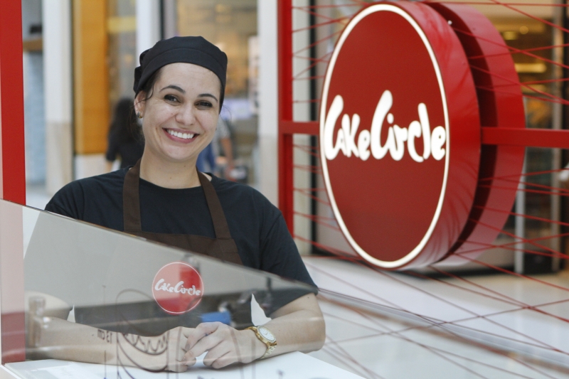 Cake Circle abre novo ponto no Iguatemi.
na foto: Patricia, proprietária Foto: CLAITON DORNELLES /JC