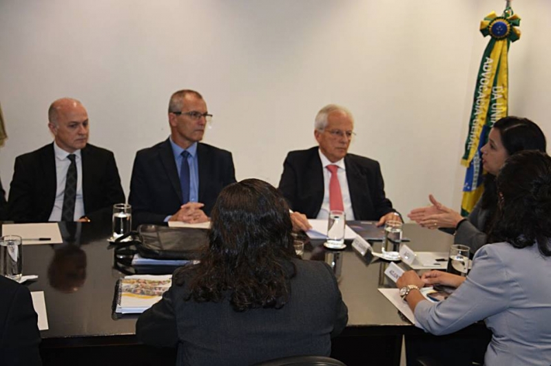 Comitiva gaúcha reuniu-se com ministra chefe-da AGU em Brasília