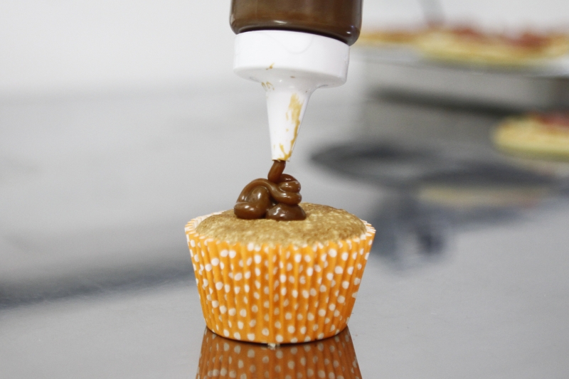 Entrevista com Fernando Mão, empreendedor que criou a empresa Cozinha do Mão para produzir alimentos para pessoas celíacas. Foto: LUIZA PRADO/JC