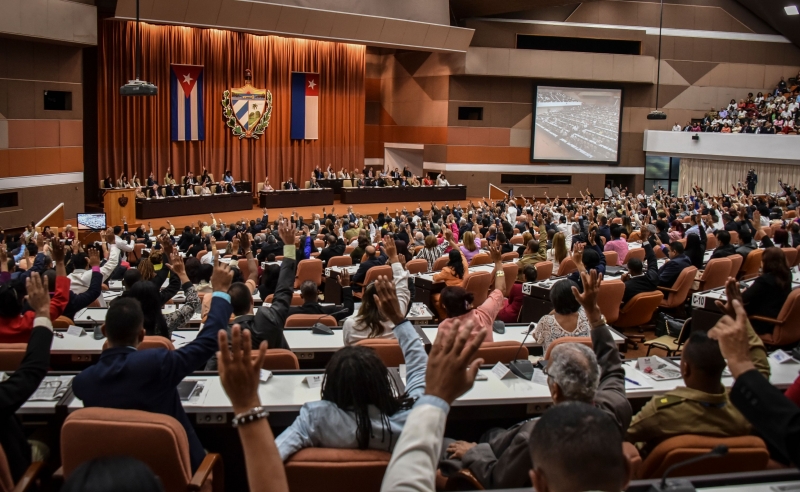 Assembleia Nacional confirmou o sucessor de Raúl com 603 dos 604 votos possíveis 
