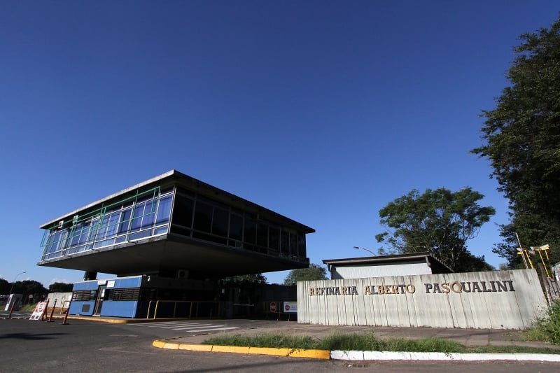 Refinaria Alberto Pasqualini, em Canoas, está entre as unidades que serão vendidas integralmente